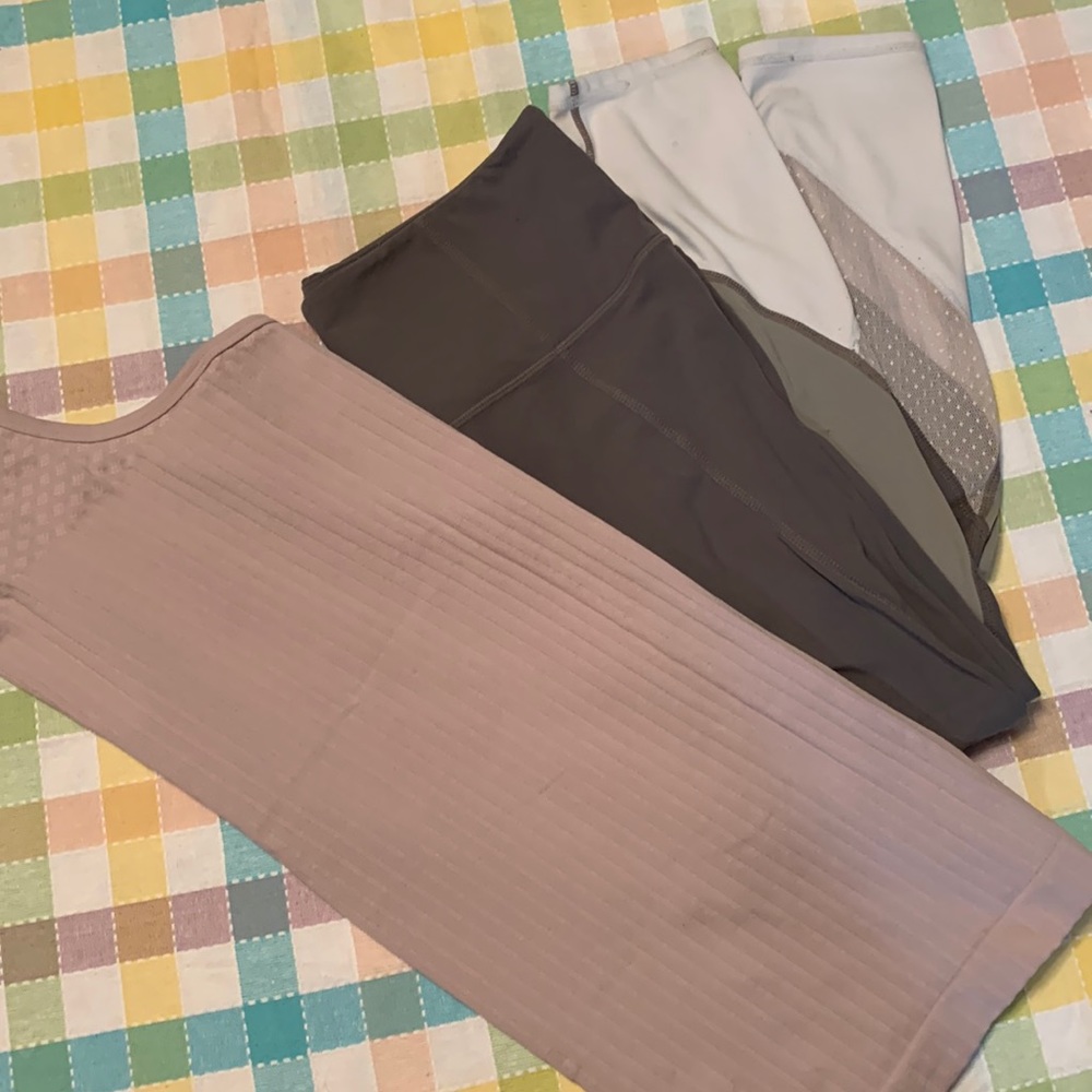 Athleta 3/4 leggings and tank- lavender like color